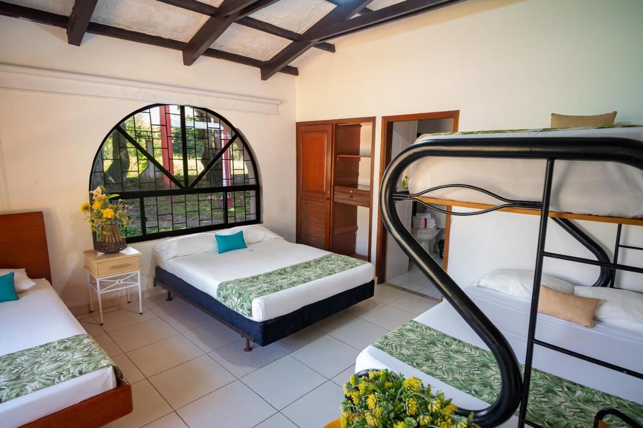 Playa Hawai Ibague Hotel Bagian luar foto