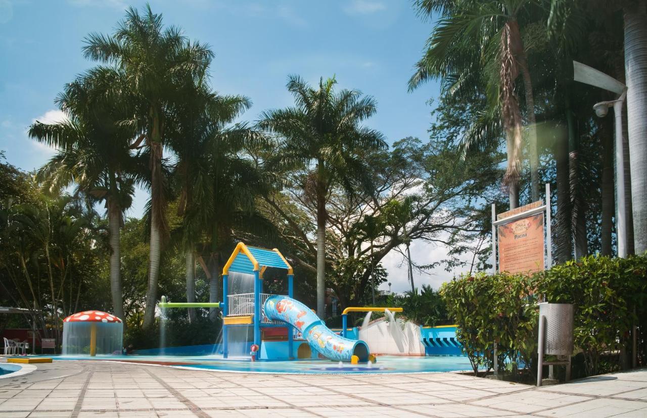 Playa Hawai Ibague Hotel Bagian luar foto